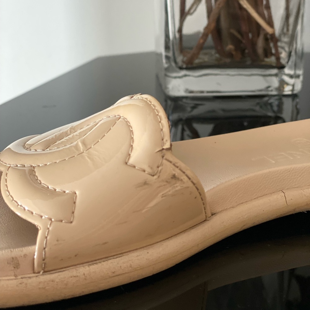 Authentic Chanel Slip-ons. - Picture 11 of 11